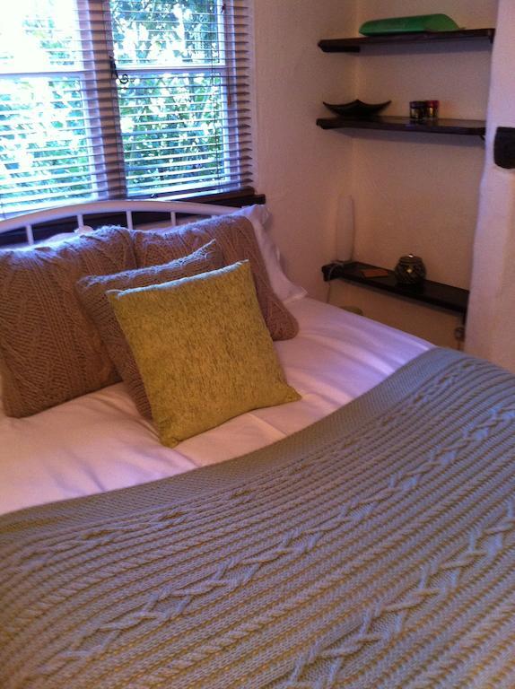 Thatched Farm Bed And Breakfast Woodbridge Habitación foto