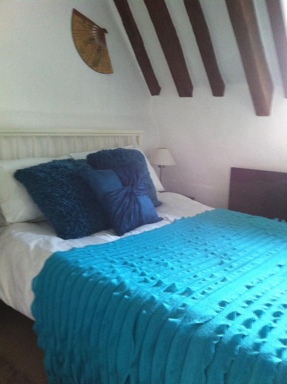 Thatched Farm Bed And Breakfast Woodbridge Habitación foto
